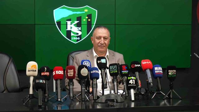 Kocaelispor'da Üç Oyuncuyla Yollar Ayrılıyor