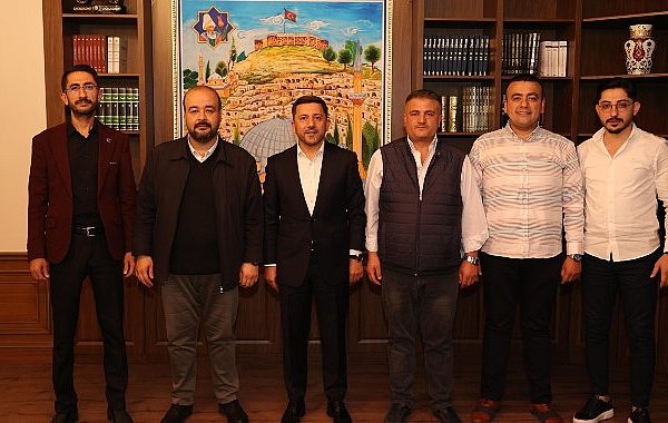 Yeniden Refah Partisi Nevşehir İl Başkanı Abdulgani Altınışık, Nevşehir Belediye Başkanı Rasim Arı'ya “tebrik” ziyaretinde bulundu – GÜNDEM