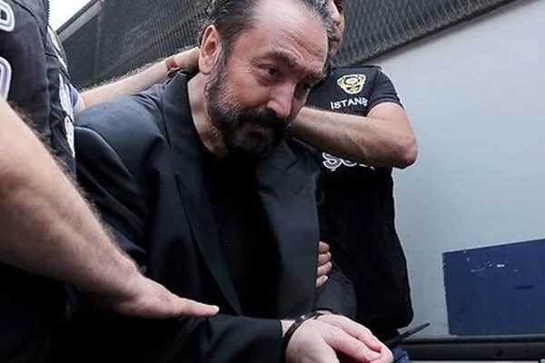 Adnan Oktar örgütüne bir darbe daha!  Mahkeme kararını verdi: 300 hesap kapatıldı