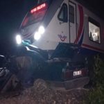 Malatya'da tren hemzemin geçitte otomobile çarptı: 1 kişi öldü – Son Dakika Türkiye Haberleri