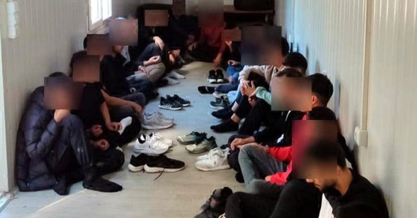 21 kaçak göçmen kamyonun römorkunda yakalandı – Son Dakika Türkiye Haberleri