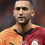 Galatasaray’dan ayrılmaya hazırlanan Hakim Ziyech kariyerinde ilk kez deneyim yaşayabilir