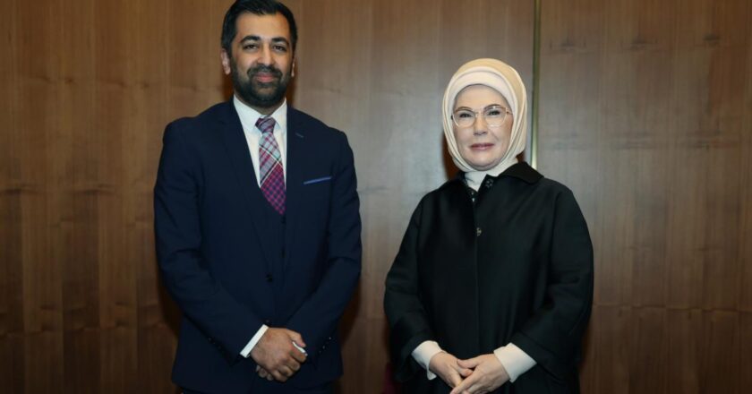 Emine Erdoğan eski İskoçya Başbakanı Hamza Yusuf ile tanıştı
