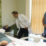 Parkinson'un hastası, beyin pili ile 14 yıllık tremore ve yürüme bozukluğundan kurtuldu