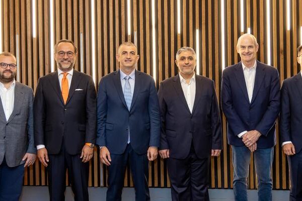 Trendyol Group, Baykar Haluk Bayraktar, ADQ ve ANT International CEO'su stratejik bir işbirliği anlaşması imzaladı
