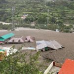 Heyelanda yaklaşık 100 kişi kayboldu, bu da Hindistan'da 4 kişinin ölümüne neden oldu