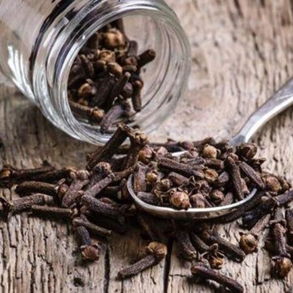 Hem dolaşım hem de saç sistemi için kullanışlı! Karanfil bakımı nedir, nasıl yapılır? Cure tedavisinin faydaları nelerdir?