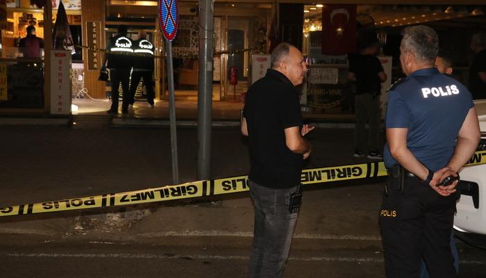 Korku dolu anlar! El bombası Adana'daki pasta dükkanına atıldı