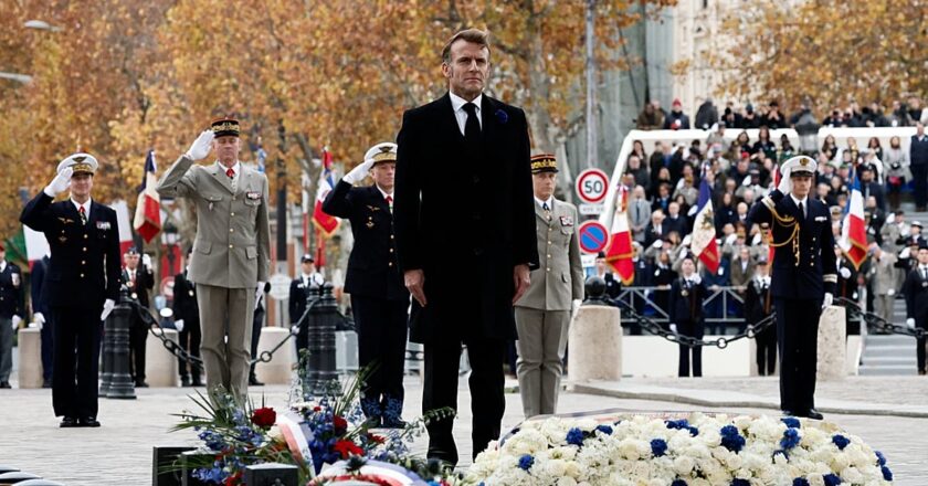 Video. Ateşkes Günü: 11 Kasım Paris'te Macron'un askerleri onurlandırmasıyla anıldı