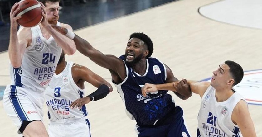 Anadolu Efes, Basketbol Süper Ligi'nde ikinci yenilgisini aldı