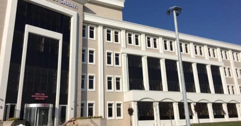 Bursa’da yasa dışı bahis baskınında 7 kişi gözaltına alındı.