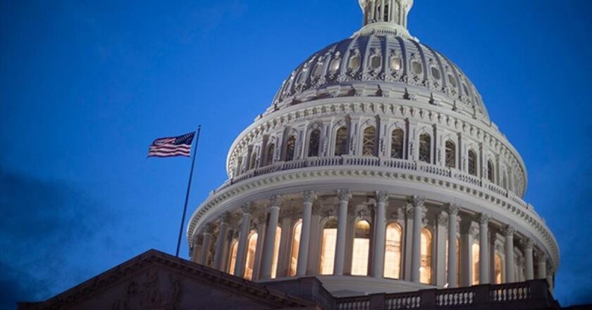 ABD'de açık hükümete ilişkin geçici bütçe tasarısı Senato'dan geçti