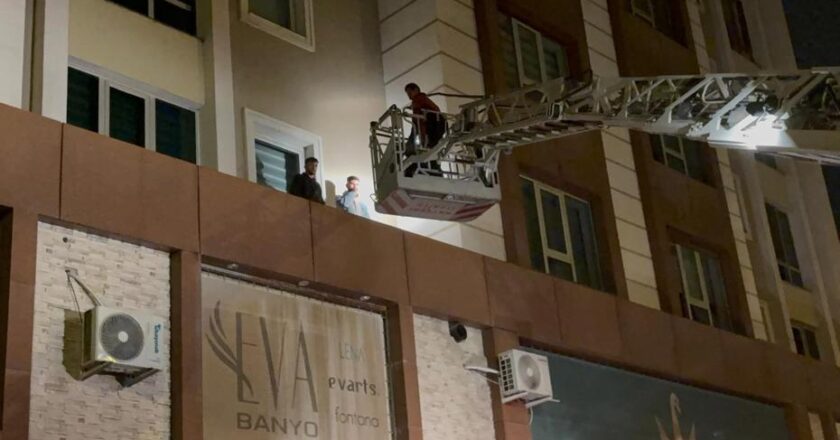 Parmak izi kilidi, kaçış planını alt üst etti; çarşafla inmeye çalışanlar sıkıştı kaldı!